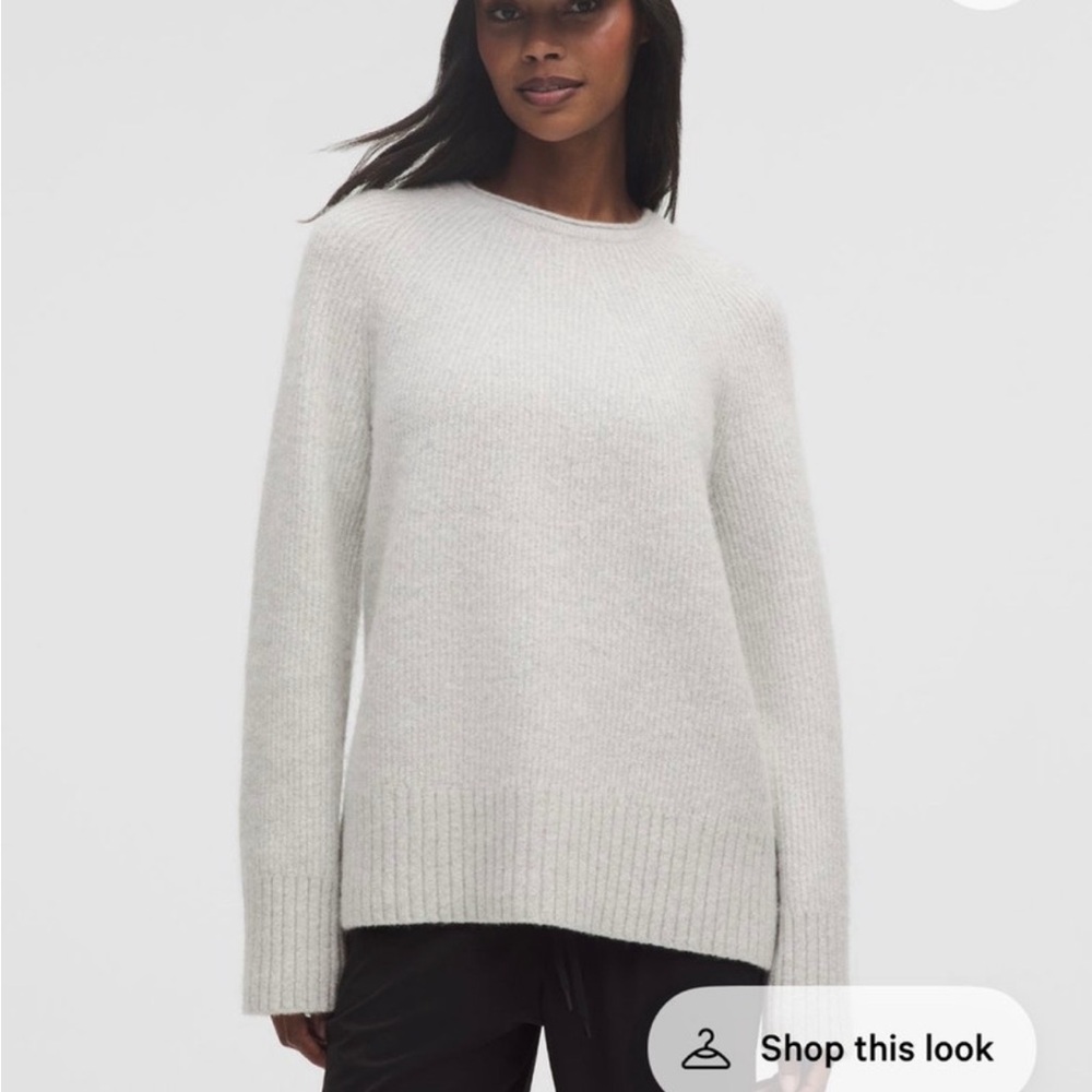 Lululemon Women's grey Sweater
